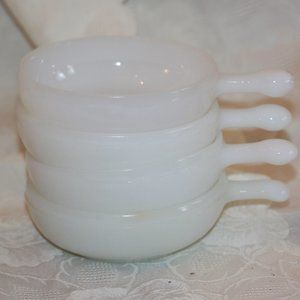 Set of 4 VTG Milk Glass Handled Soup Bowls Lug Han